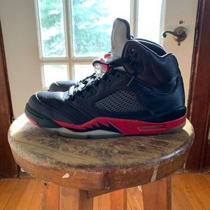 STEAL ALERT Jordan 5 Satin Bred